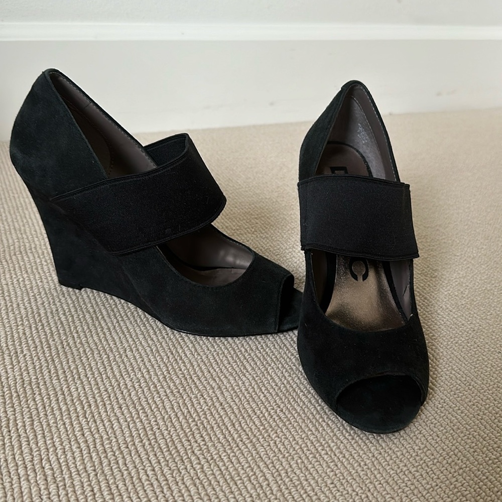DKNYC 7.5 black suede heels